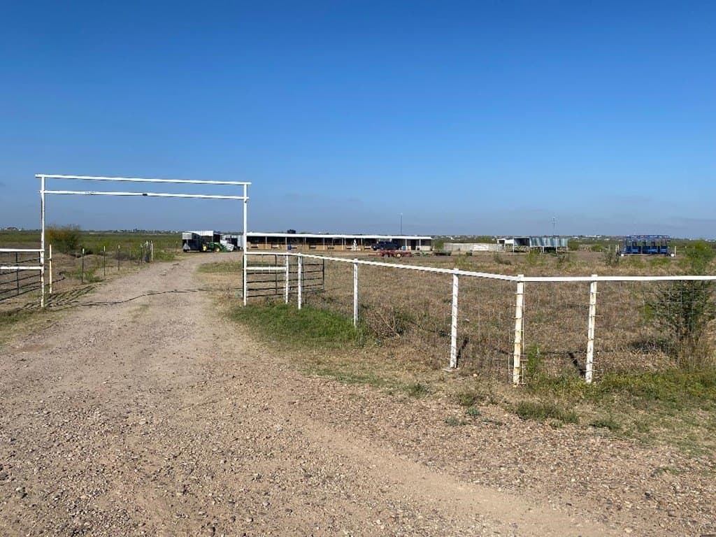 10.04 acres in Maverick County - photo 2