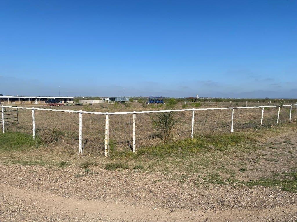 10.04 acres in Maverick County - photo 4