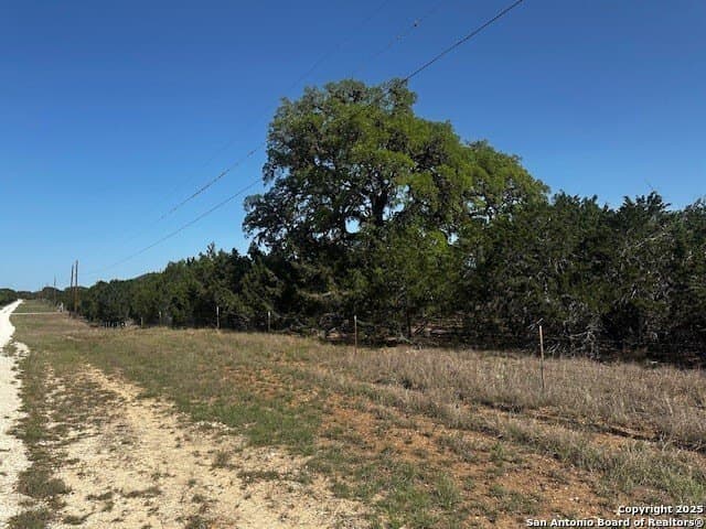 4,000 acres in Real County - photo 22