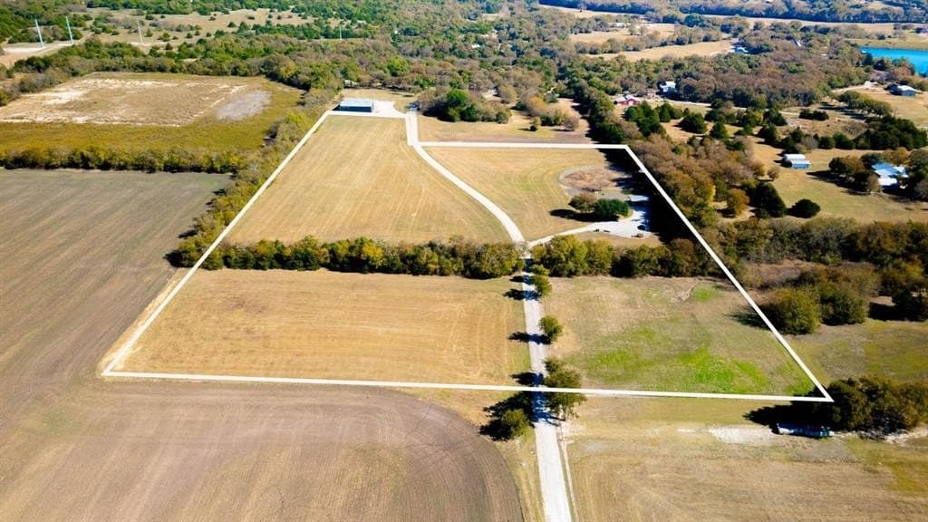 2830 Winding Oaks Trail