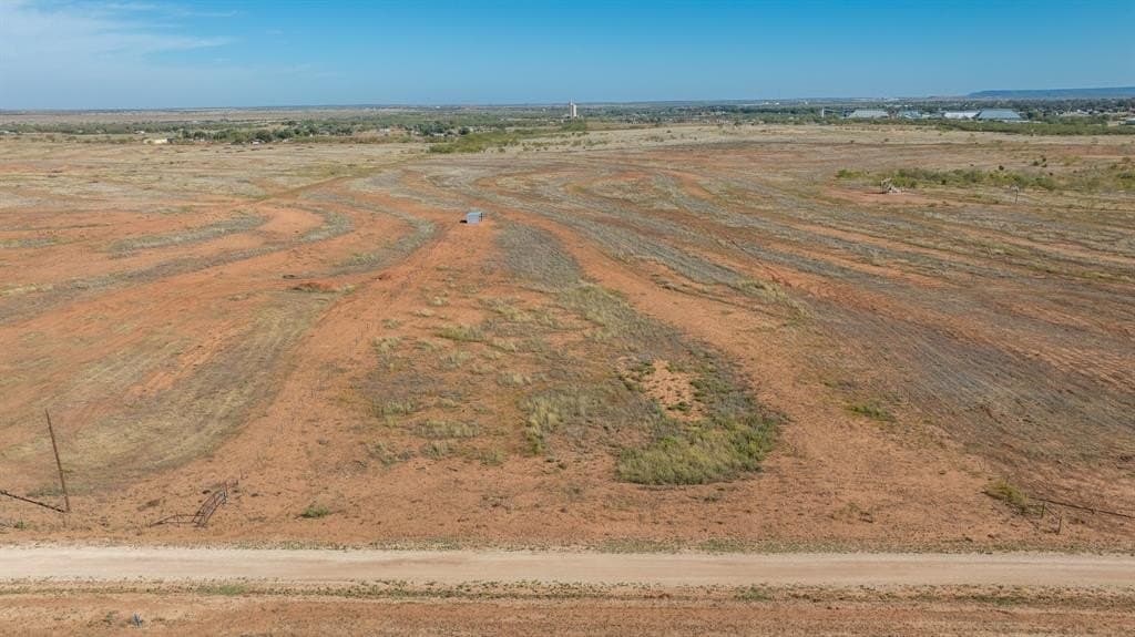 10 acres in Nolan County - photo 3