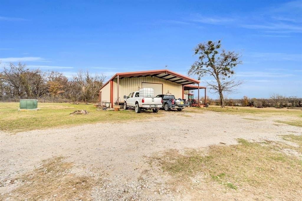 102.62 acres in Ellis County - photo 33