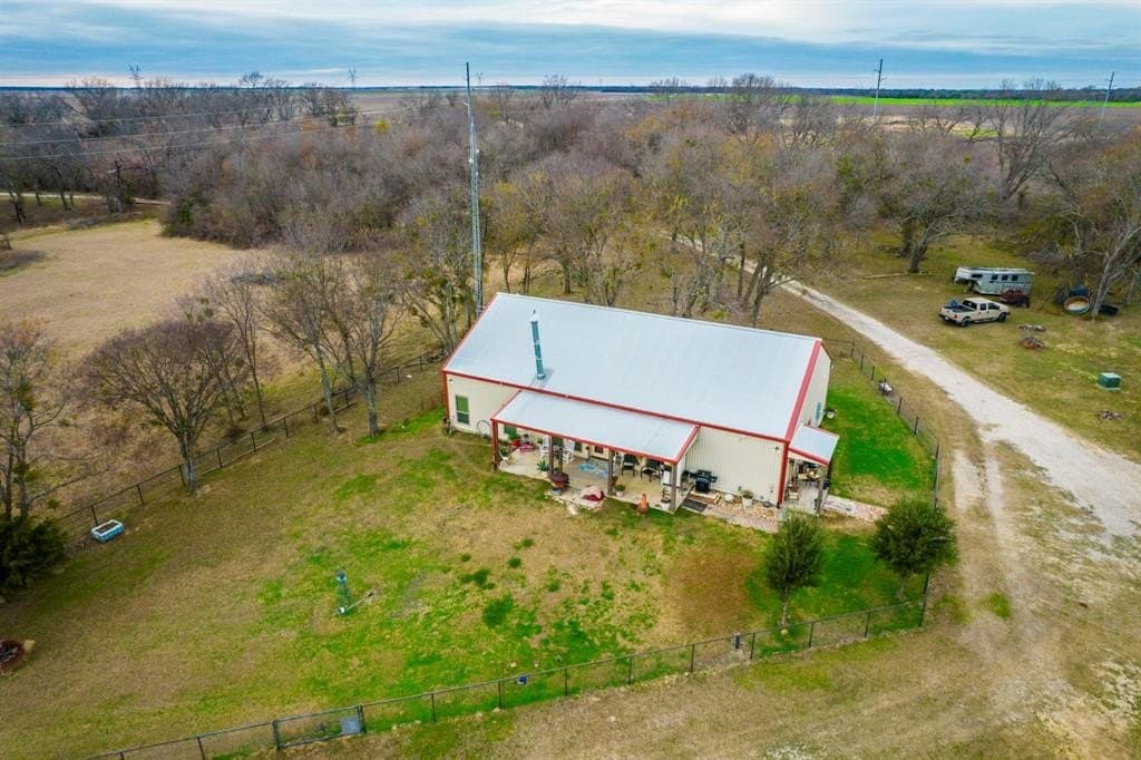 102.62 acres in Ellis County - photo 25
