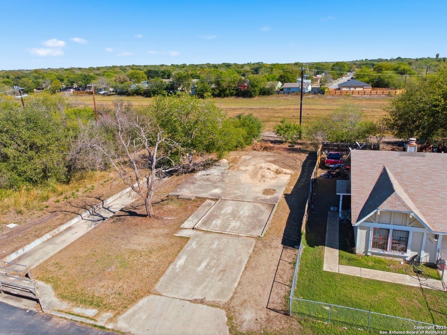 0.2 acres in Bexar County - photo 3