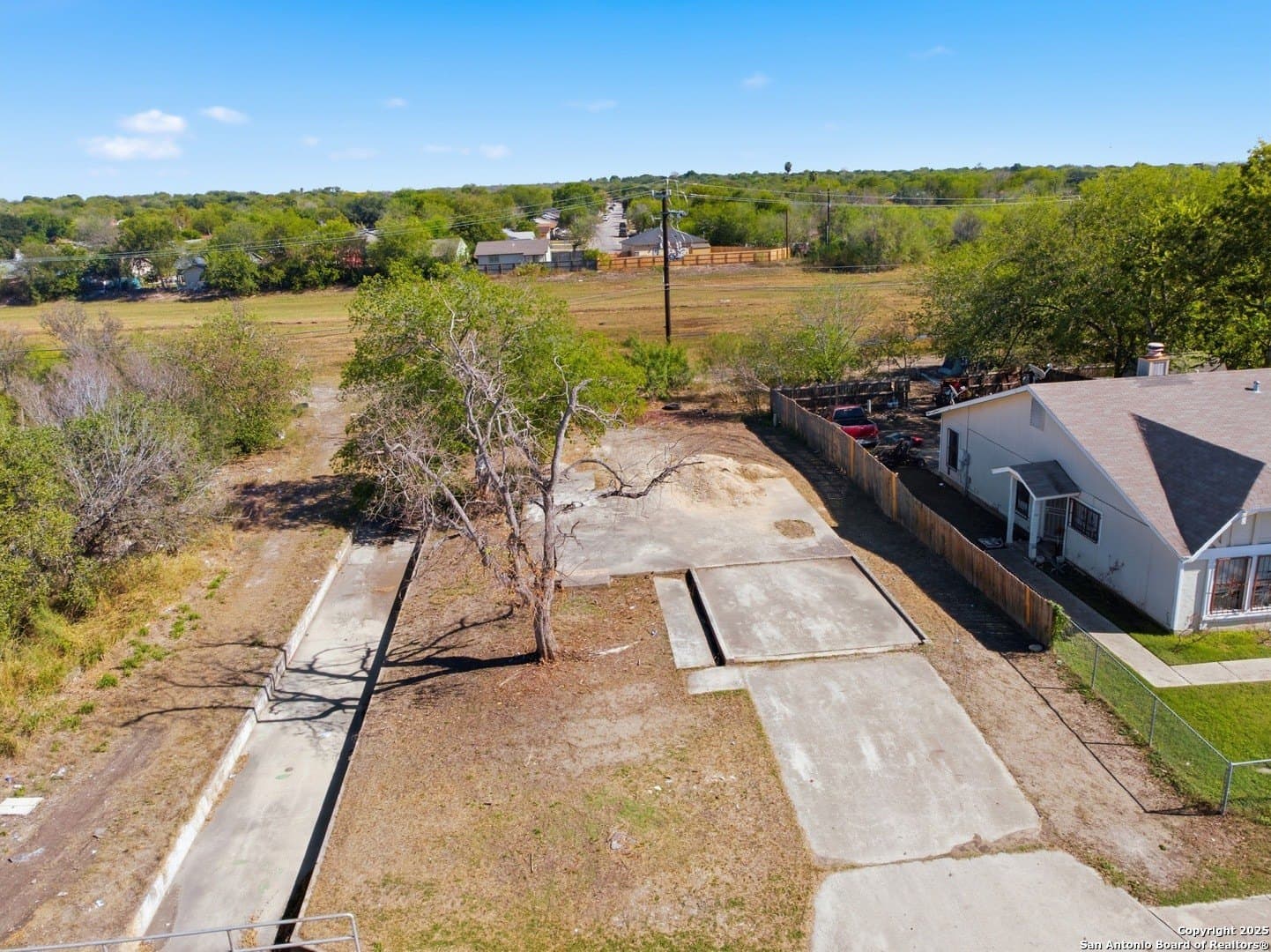 0.2 acres in Bexar County - photo 4