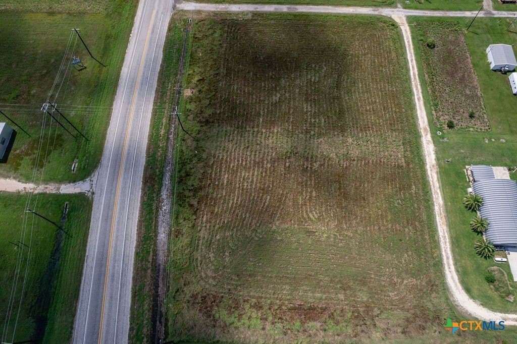 1.52 acres in Calhoun County - photo 3
