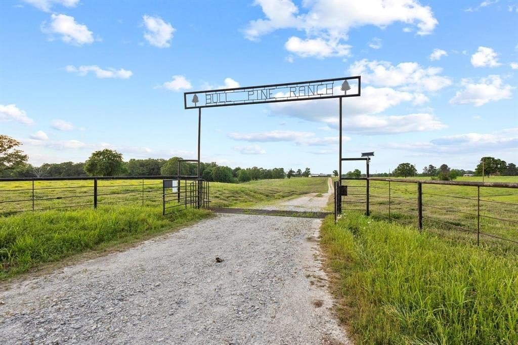 1203 County Road 3100