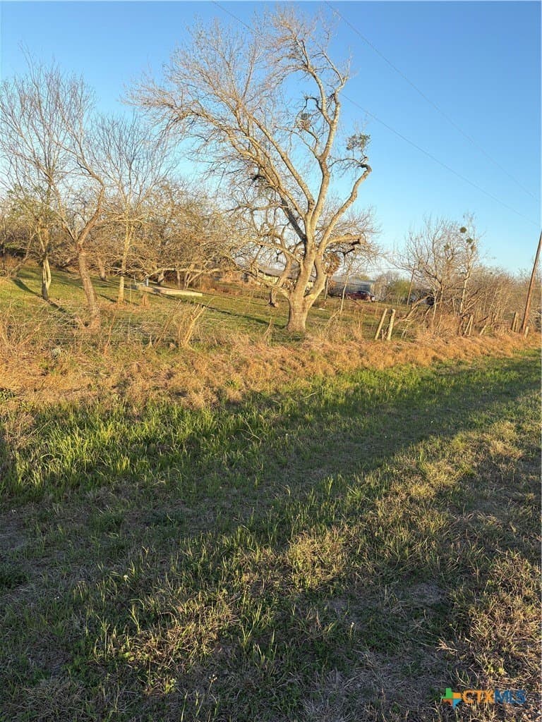 5 acres in Victoria County - photo 2