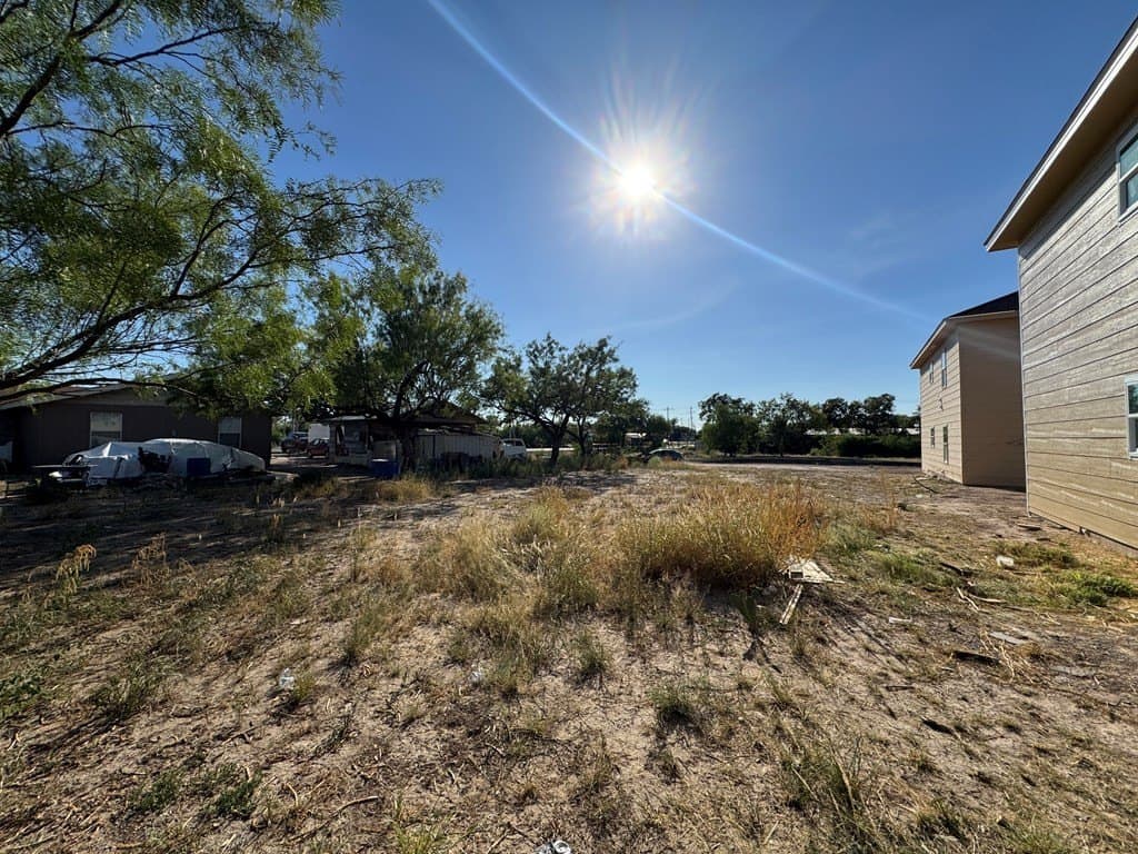 0.17 acres in Maverick County - photo 4