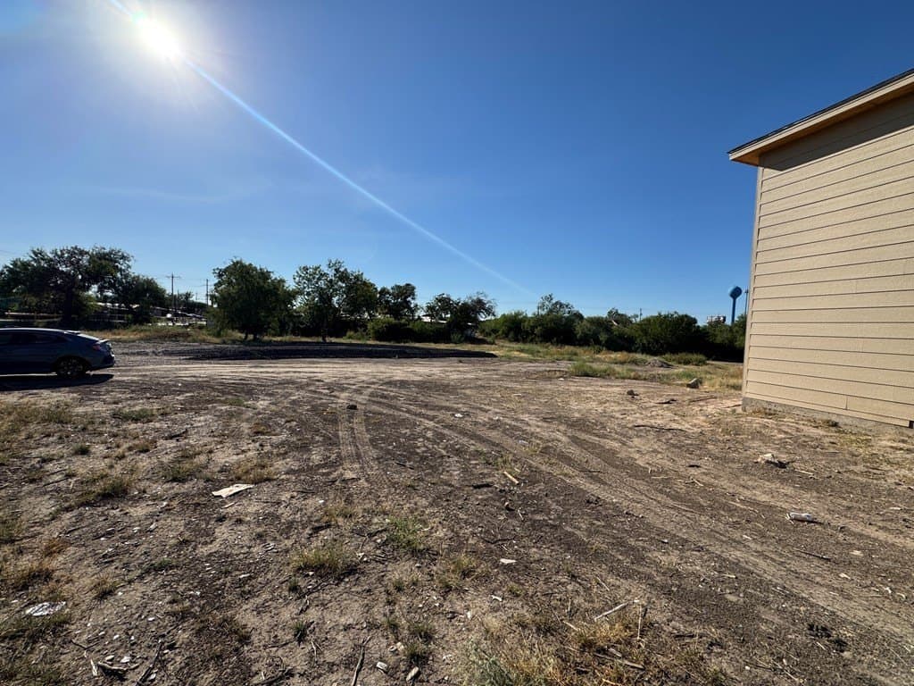 0.17 acres in Maverick County - photo 5