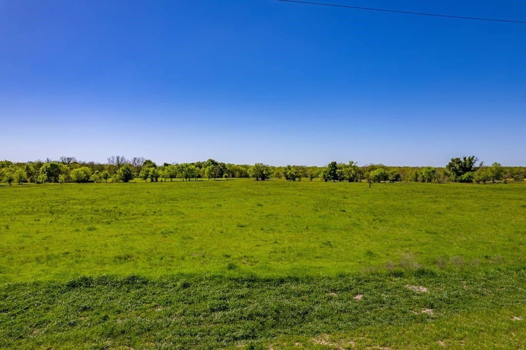 10.01 acres in ANDERSON County - photo 3