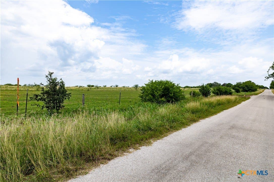 10.01 acres in DeWitt County - photo 9