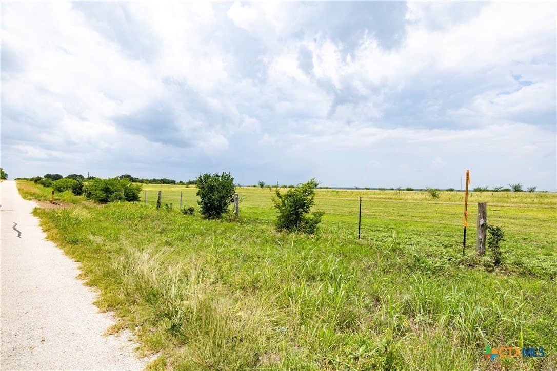 10.01 acres in DeWitt County - photo 20