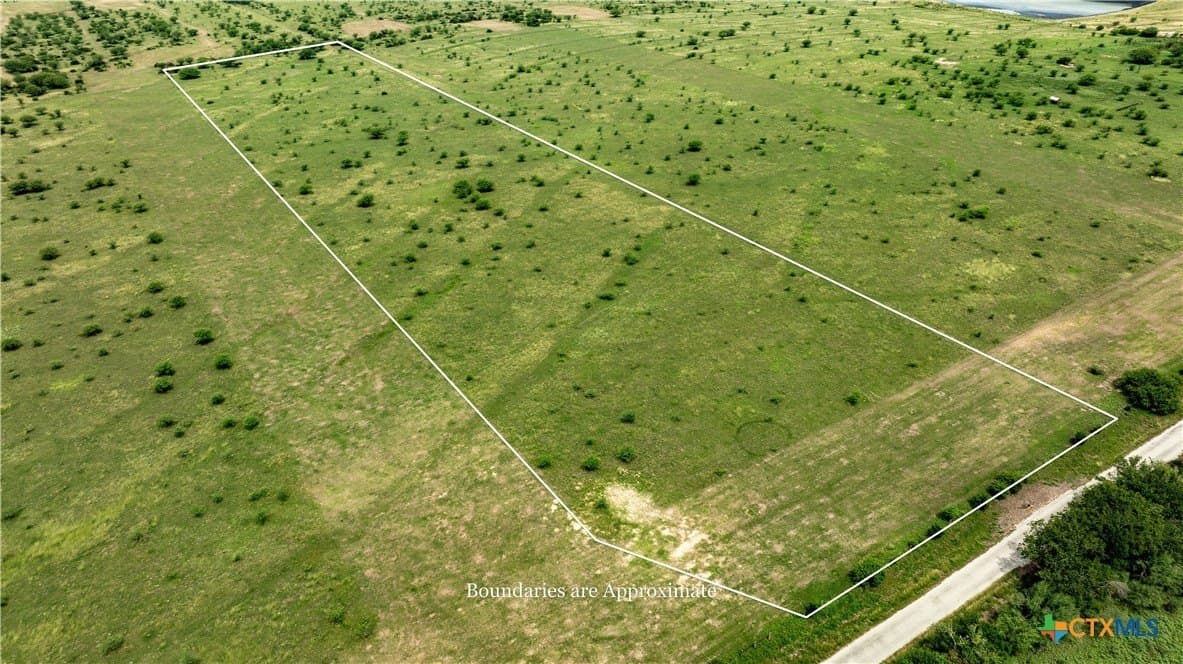 10.01 acres in DeWitt County - photo 8