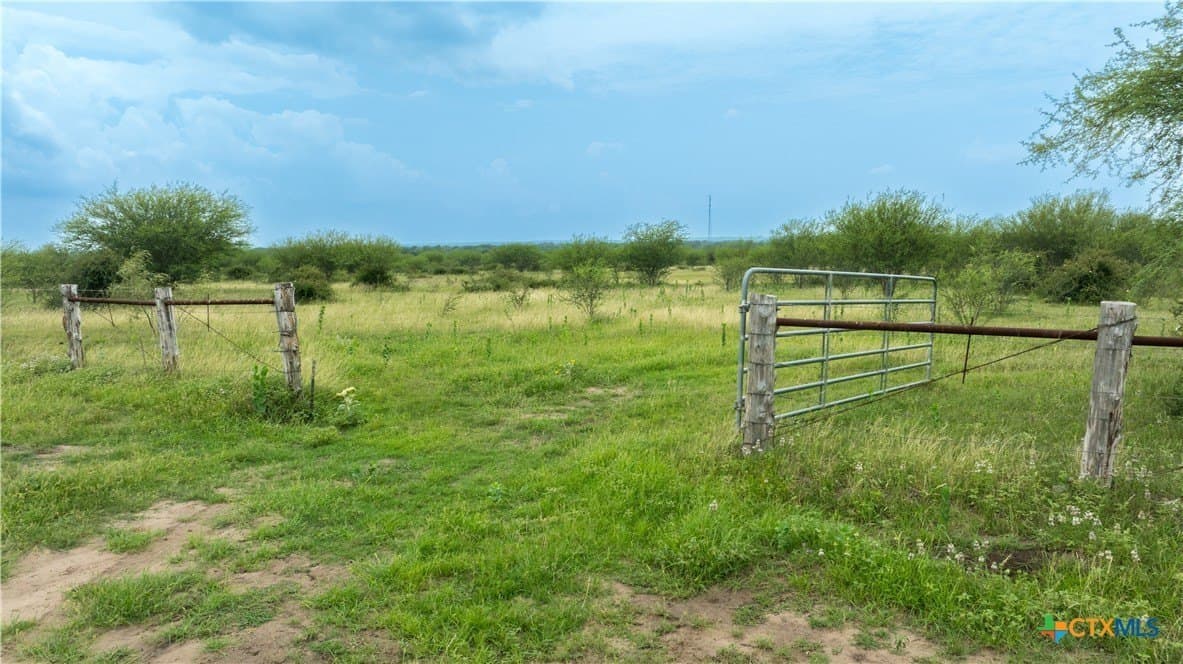 10.01 acres in DeWitt County - photo 15