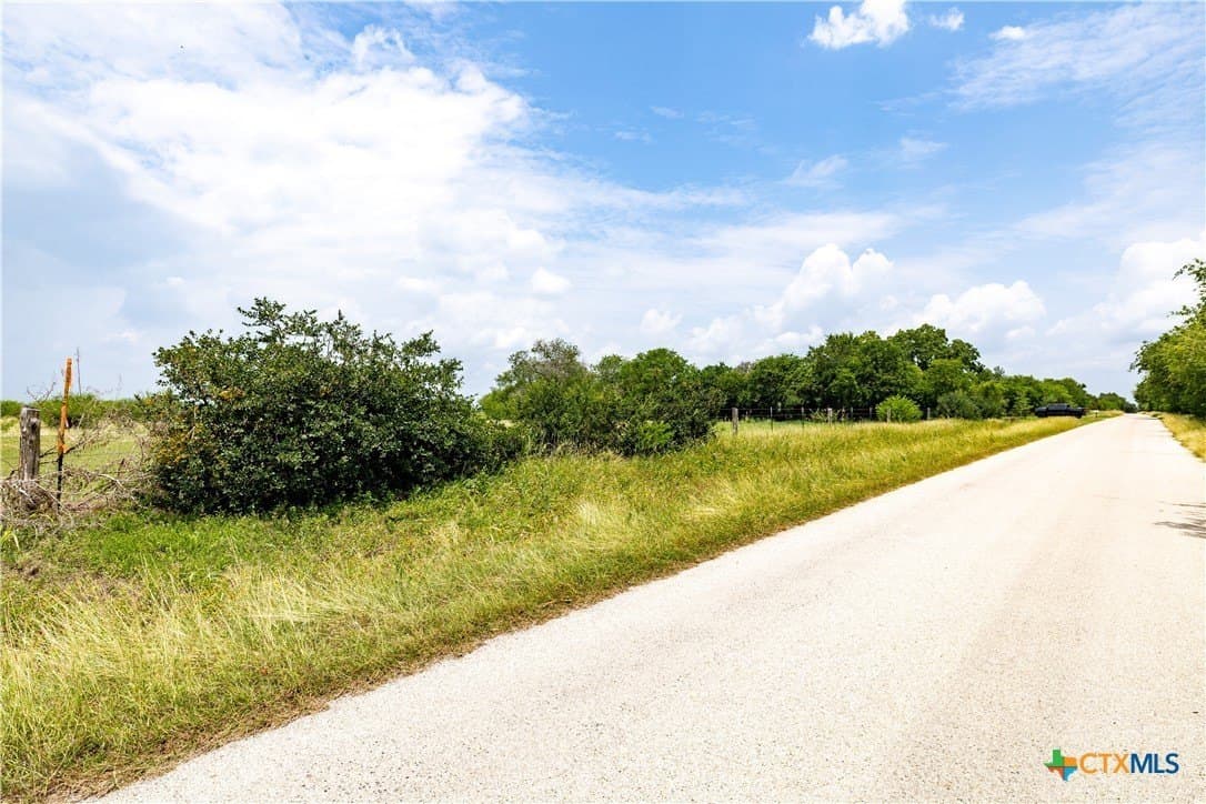 10.01 acres in DeWitt County - photo 4