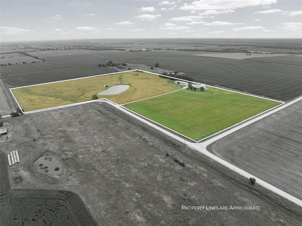 29.98 acres in Hill County - photo 4