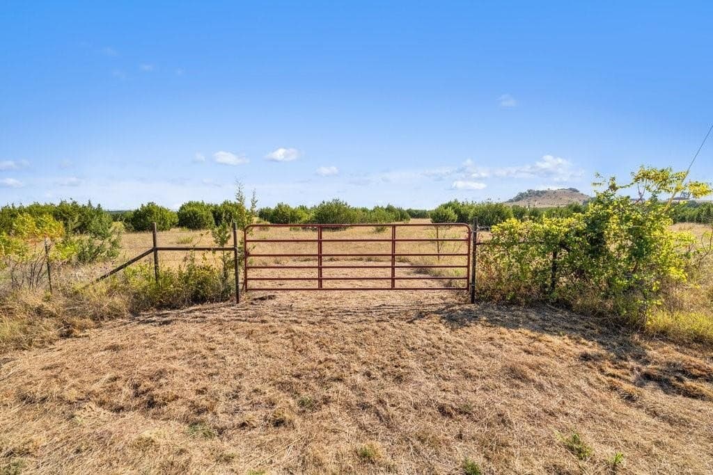 11 acres in Bosque County - photo 2