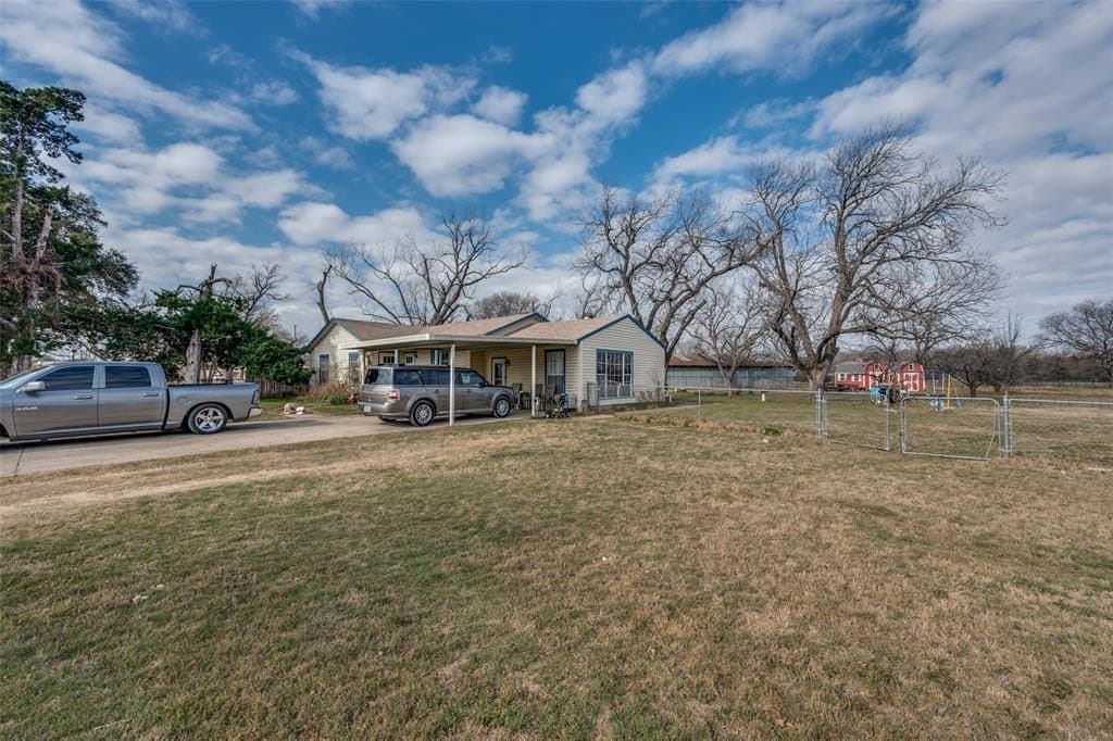 1.5 acres in Tarrant County - photo 12