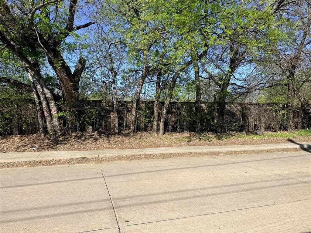 0.24 acres in Tarrant County - photo 2