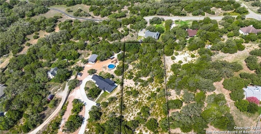 1.37 acres in Comal County - photo 4