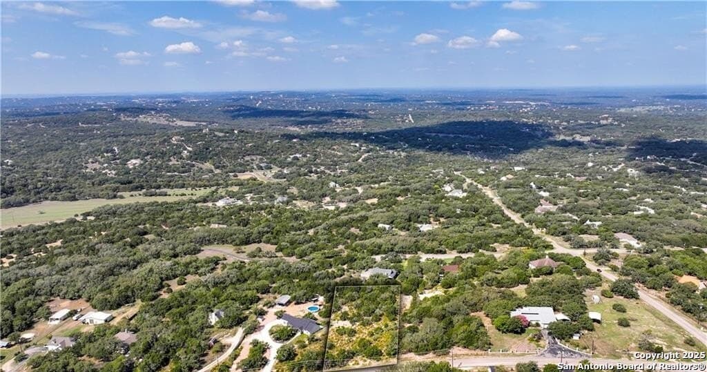 1.37 acres in Comal County - photo 3