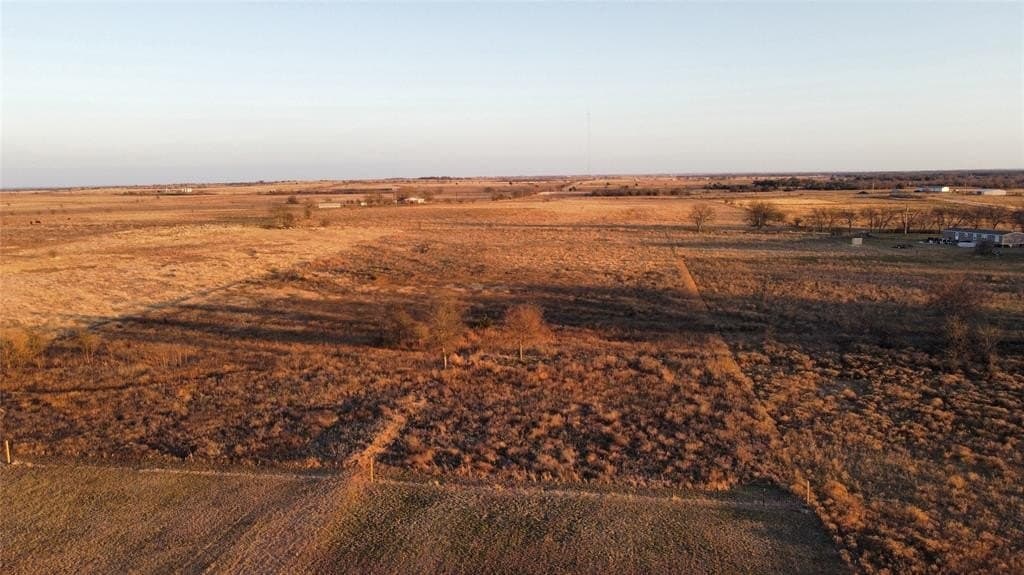 5.29 acres in Montague County - photo 4