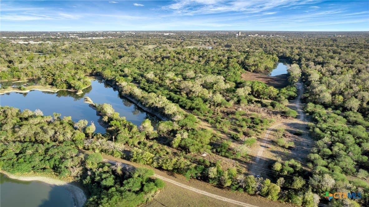 157.17 acres in Victoria County - photo 2