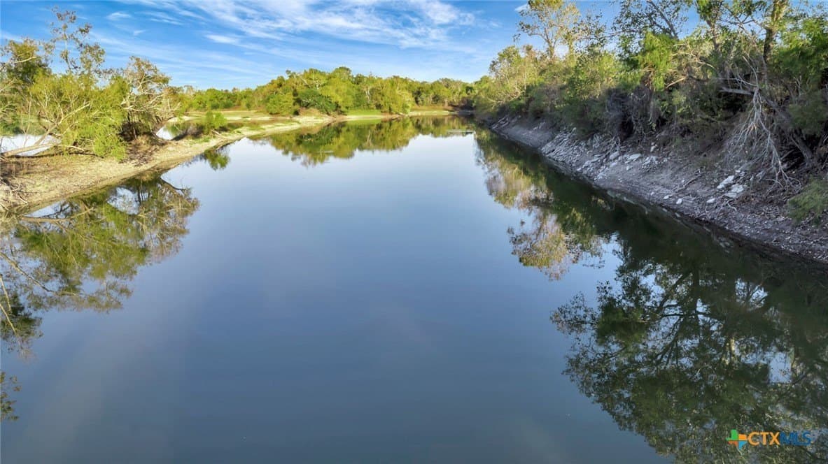 157.17 acres in Victoria County - photo 5