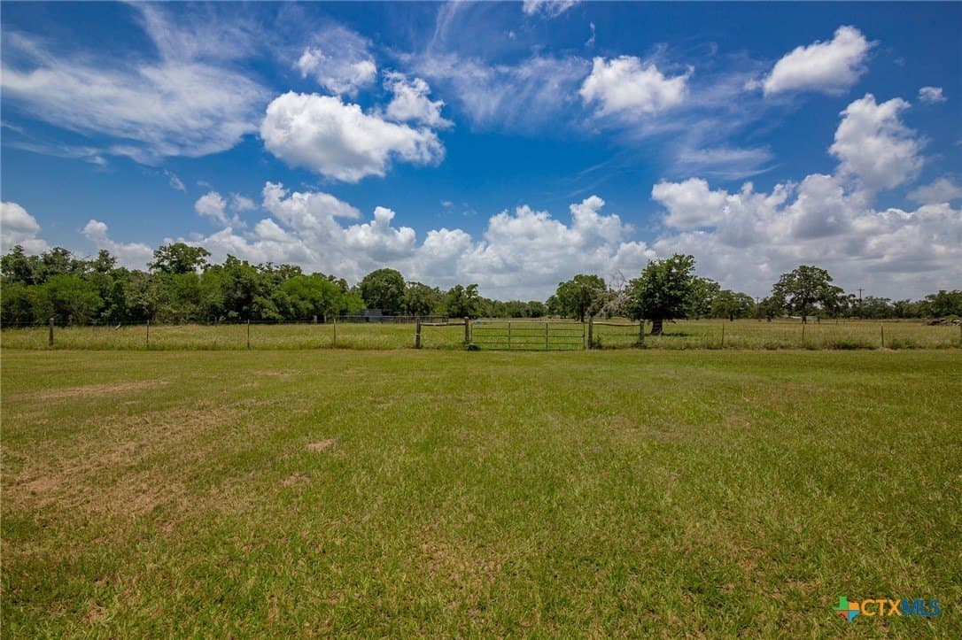 17.06 acres in Goliad County - photo 6