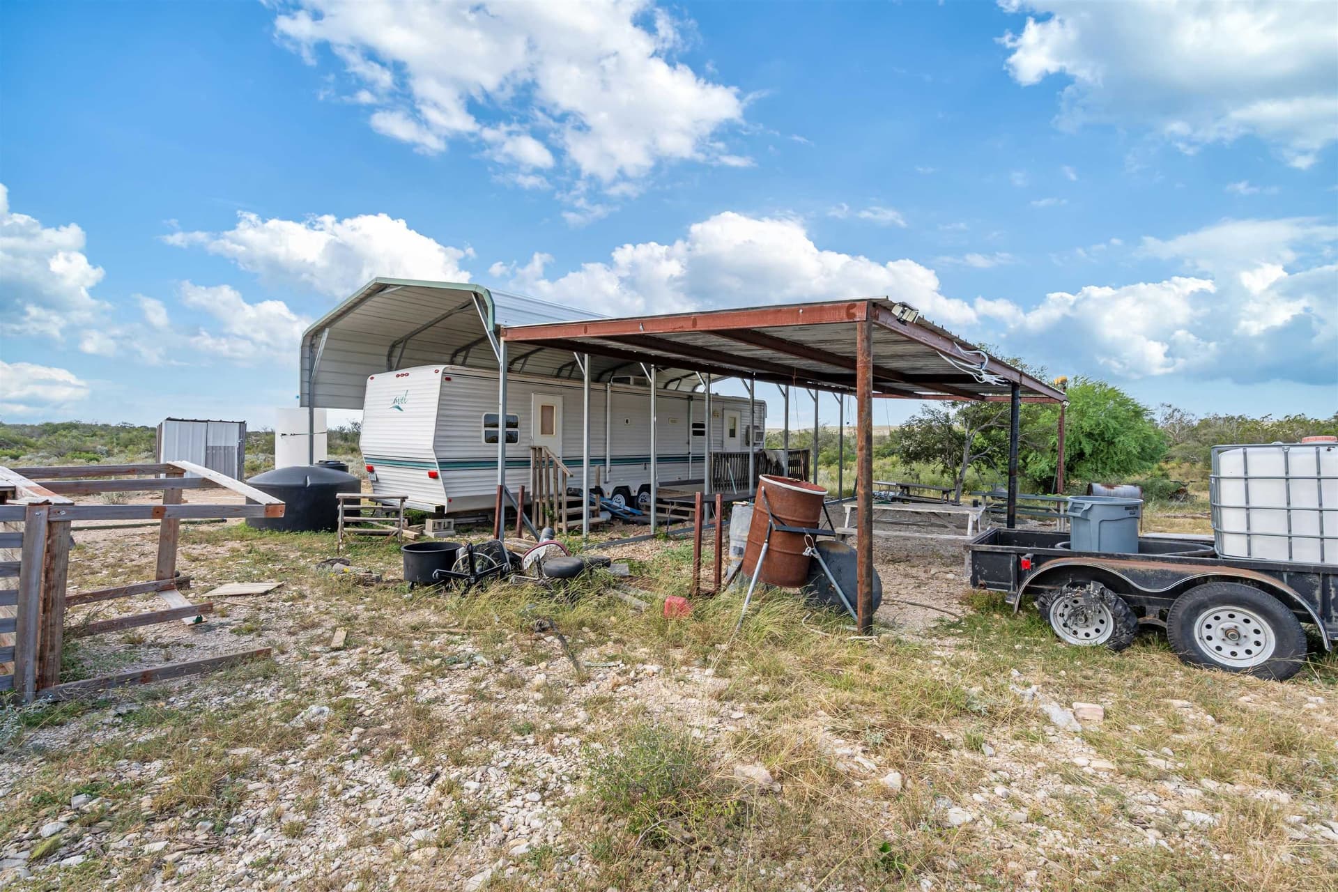42.35 acres in Val Verde County - photo 4
