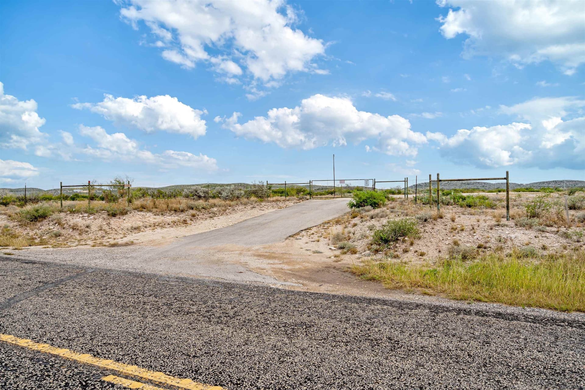 42.35 acres in Val Verde County - photo 5