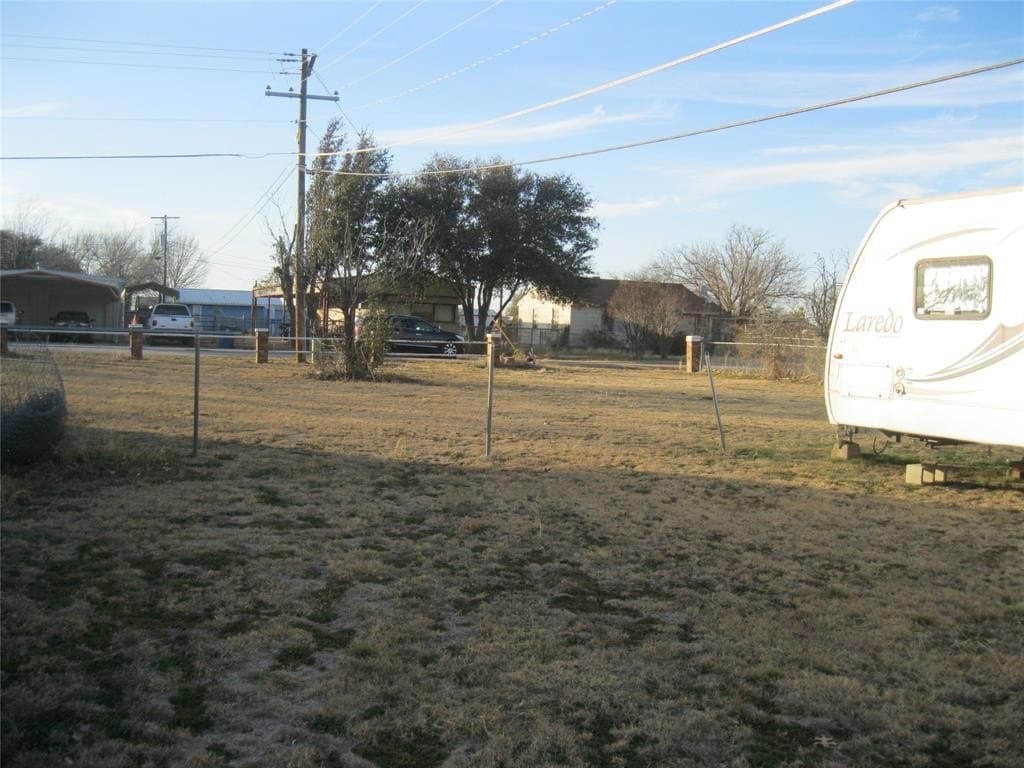 0.23 acres in Stephens County - photo 5