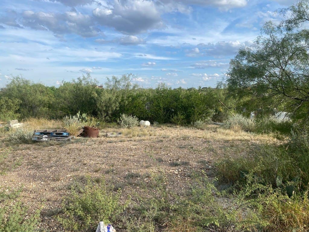 0.39 acres in Maverick County - photo 4