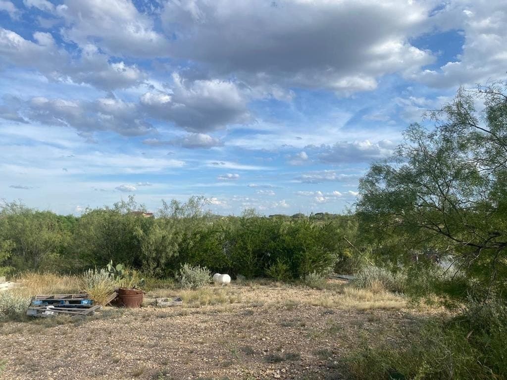 0.39 acres in Maverick County - photo 5