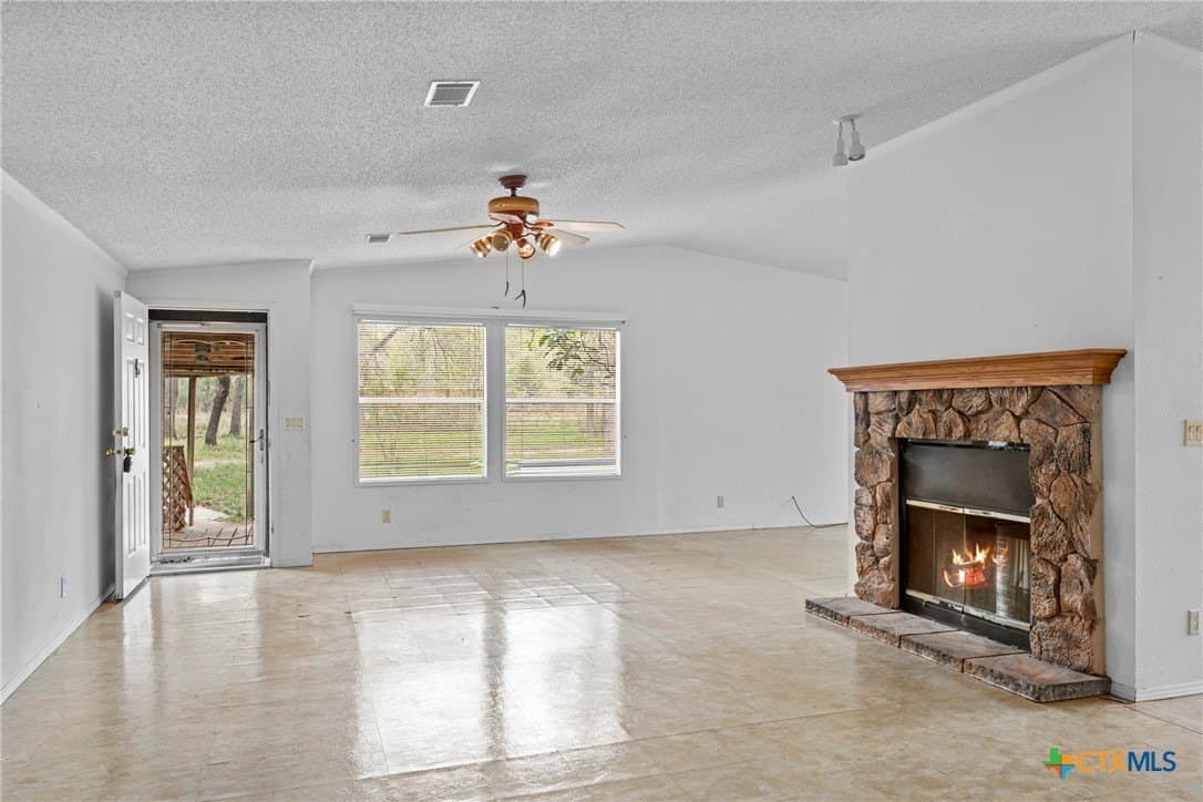 10 acres in Guadalupe County - photo 4