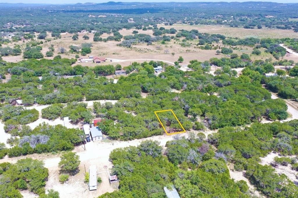0.1 acres in Bandera County - photo 2