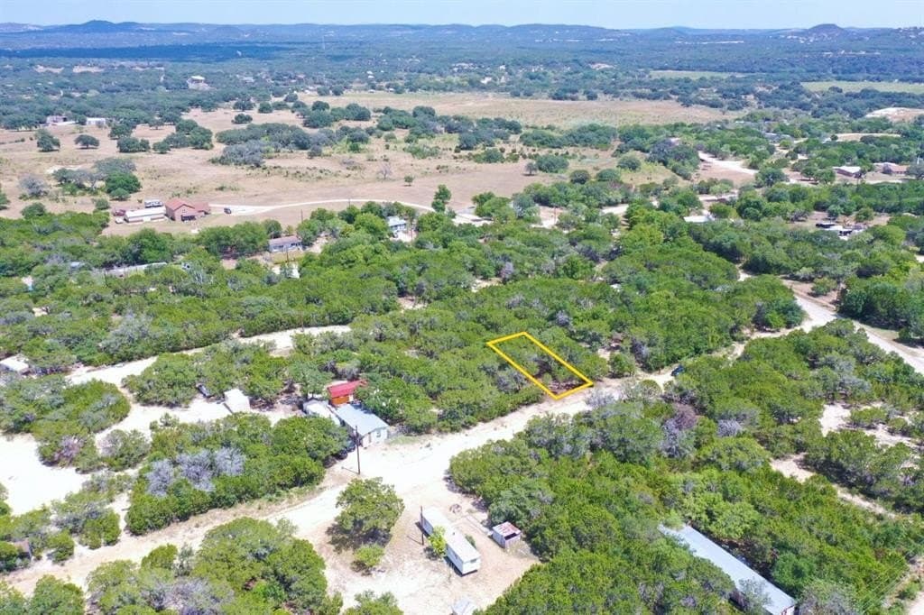 0.1 acres in Bandera County - photo 3