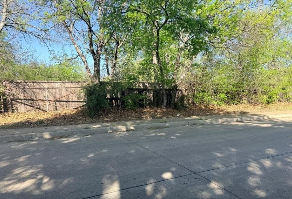 0.24 acres in Tarrant County - photo 2