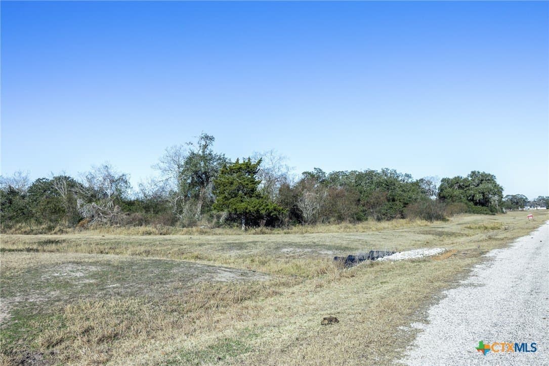 6.61 acres in Victoria County - photo 4