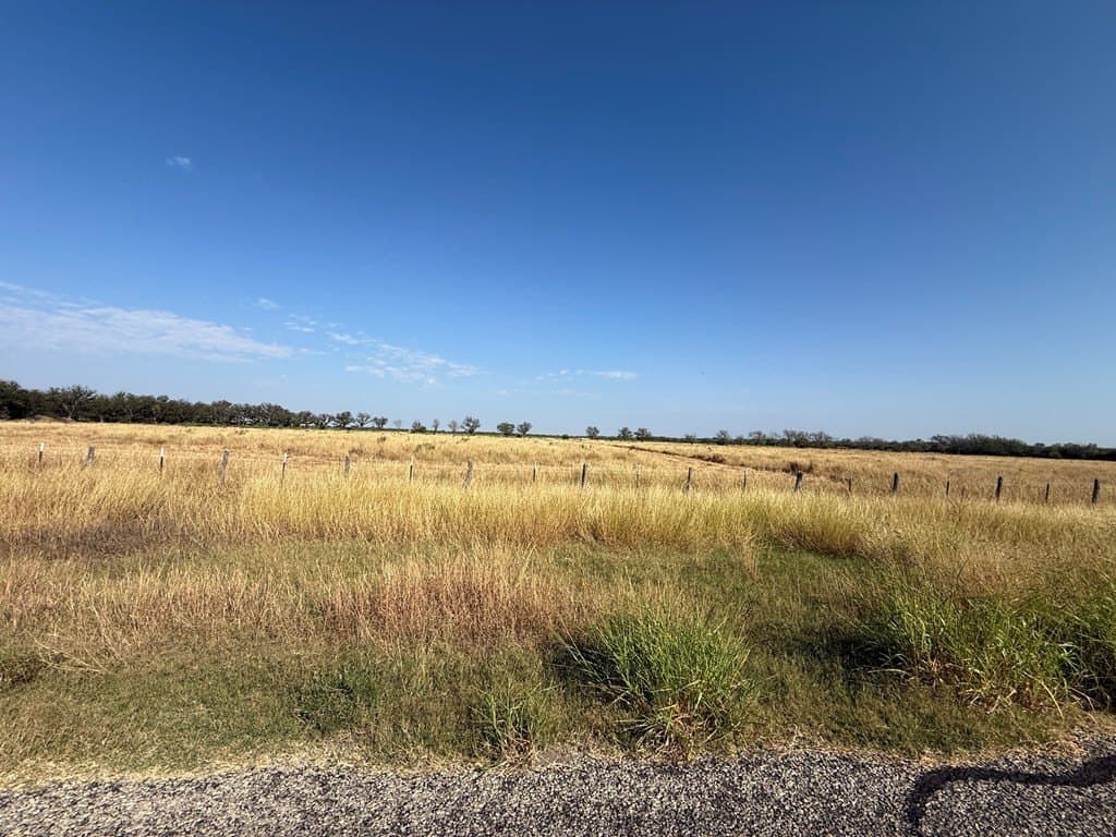 10.68 acres in Maverick County - photo 4