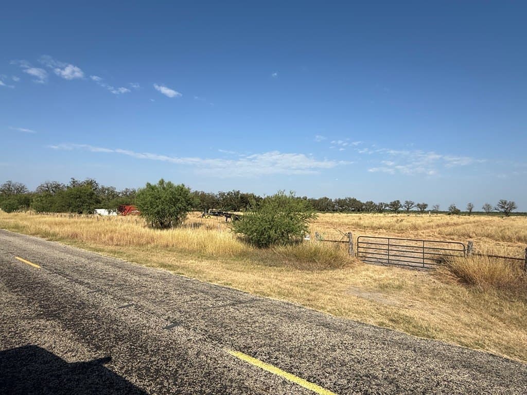 10.68 acres in Maverick County - photo 3