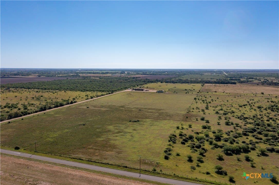 11 acres in Victoria County - photo 14
