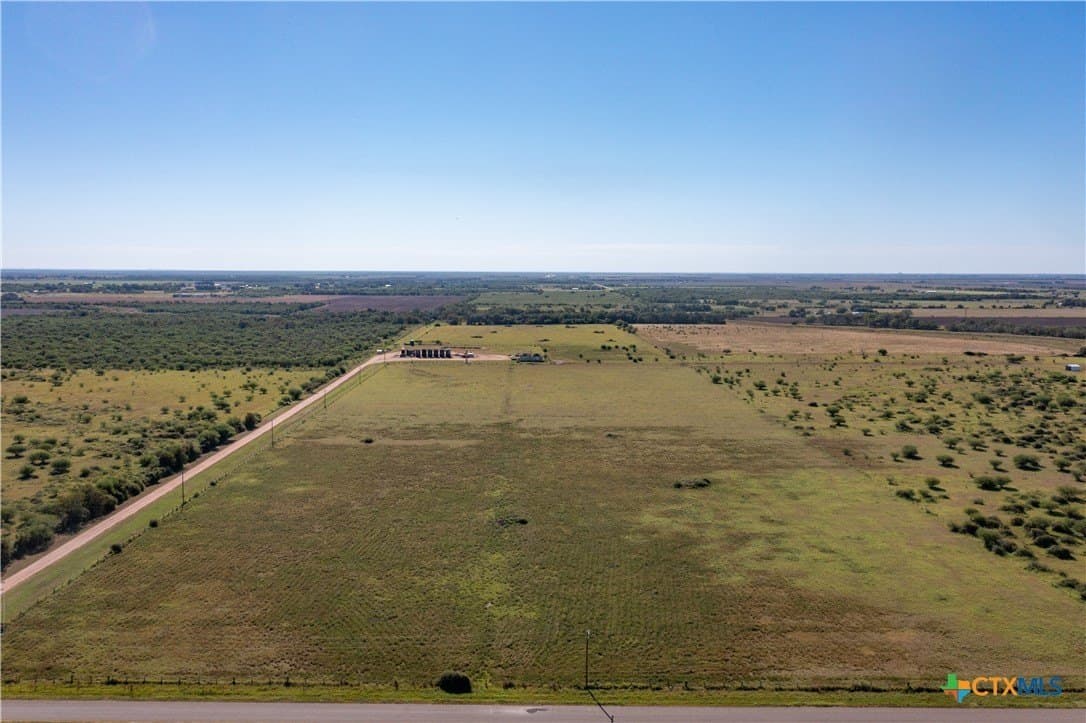 11 acres in Victoria County - photo 15