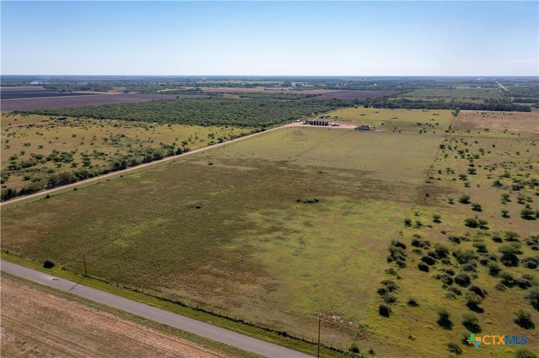 11 acres in Victoria County - photo 10