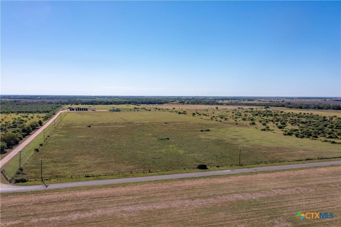11 acres in Victoria County - photo 16
