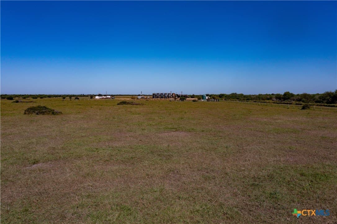 11 acres in Victoria County - photo 8