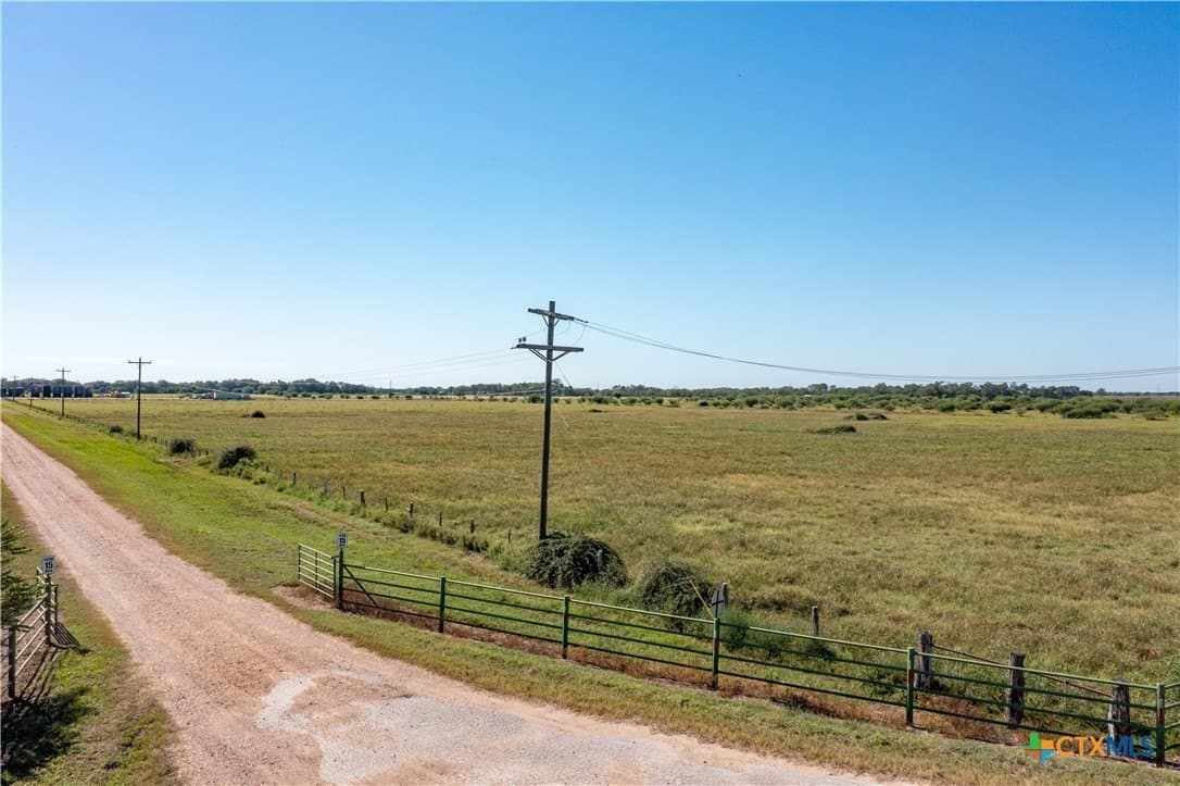 11 acres in Victoria County - photo 18