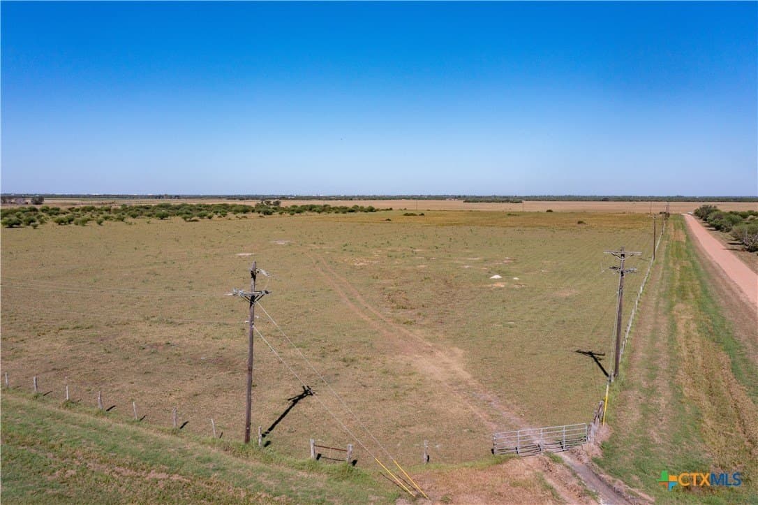11 acres in Victoria County - photo 9