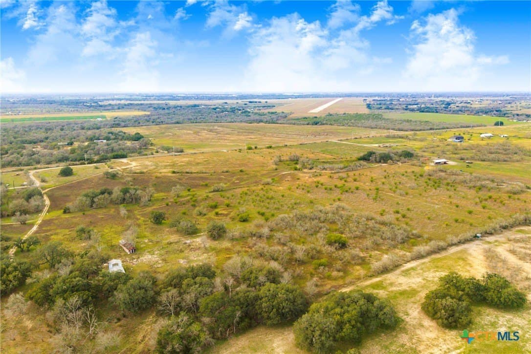 18.84 acres in Guadalupe County - photo 2